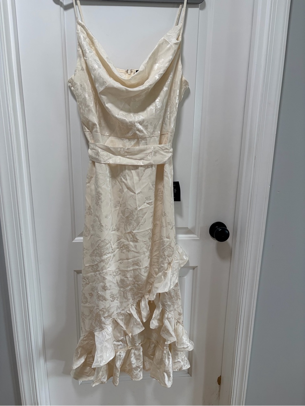 Lulus Modern Passion NWT size XL Ivory Floral Satin Jacquard Ruffled Midi Dress - Picture 3 of 12
